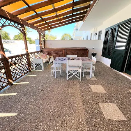 Venerina Climatizzati A 50 M Dal Mare